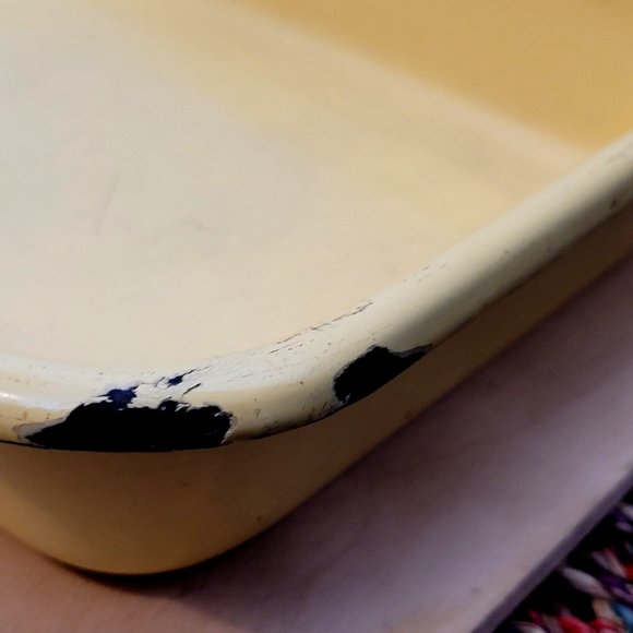 Vintage Yellow Enamel Coated Pan 16.5 x 10 x 2.5 Inches Has Chips - Picture 5 of 14